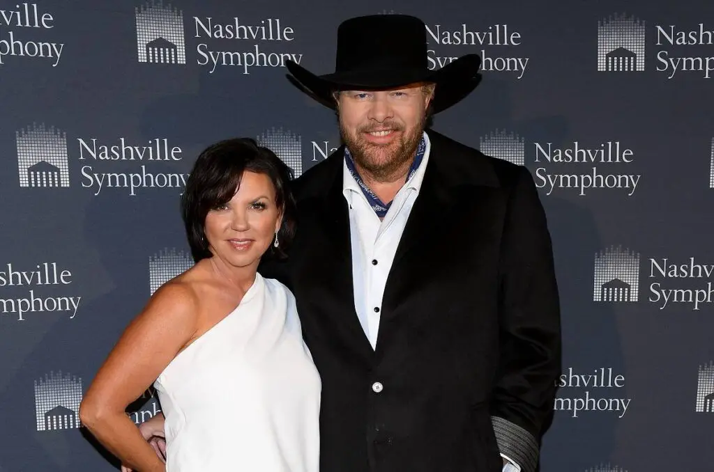 Toby Keith with his wife, Tricia Lucus